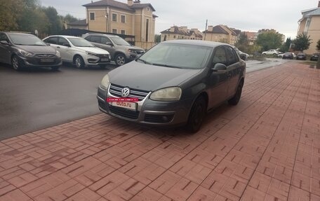 Volkswagen Jetta VI, 2008 год, 430 000 рублей, 2 фотография