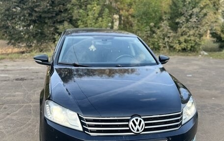 Volkswagen Passat B7, 2013 год, 1 060 000 рублей, 1 фотография