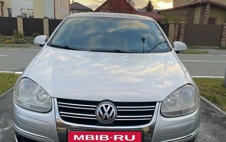 Volkswagen Jetta VI, 2010 год, 900 000 рублей, 13 фотография