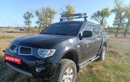 Mitsubishi L200 IV рестайлинг, 2013 год, 1 400 000 рублей, 3 фотография