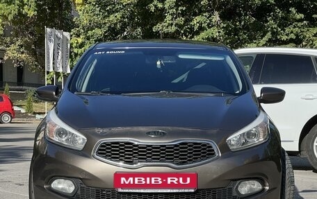 KIA cee'd III, 2015 год, 1 370 000 рублей, 2 фотография