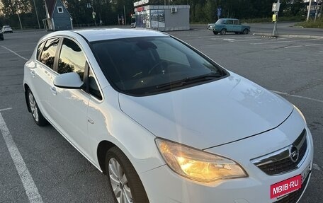 Opel Astra J, 2010 год, 720 000 рублей, 3 фотография