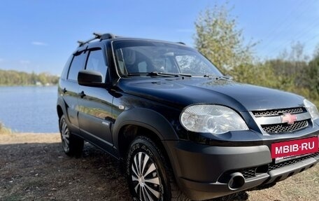 Chevrolet Niva I рестайлинг, 2015 год, 630 000 рублей, 6 фотография