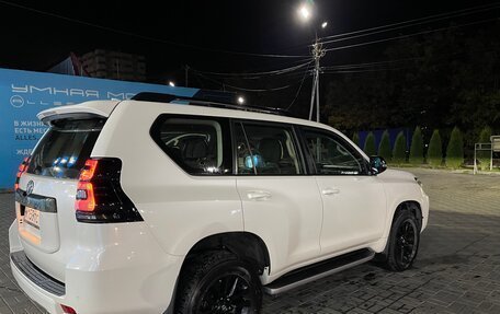 Toyota Land Cruiser Prado 150 рестайлинг 2, 2021 год, 7 000 000 рублей, 4 фотография