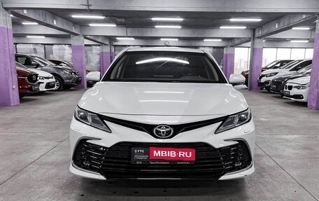 Toyota Camry, 2021 год, 2 950 000 рублей, 2 фотография