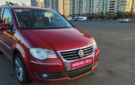 Volkswagen Touran III, 2007 год, 770 000 рублей, 2 фотография