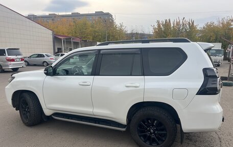 Toyota Land Cruiser Prado 150 рестайлинг 2, 2021 год, 7 100 000 рублей, 2 фотография