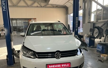 Volkswagen Touran III, 2012 год, 430 000 рублей, 1 фотография