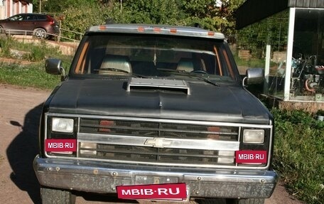 Chevrolet Suburban VIII, 1988 год, 2 200 000 рублей, 4 фотография