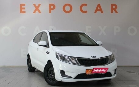 KIA Rio III рестайлинг, 2013 год, 832 000 рублей, 3 фотография