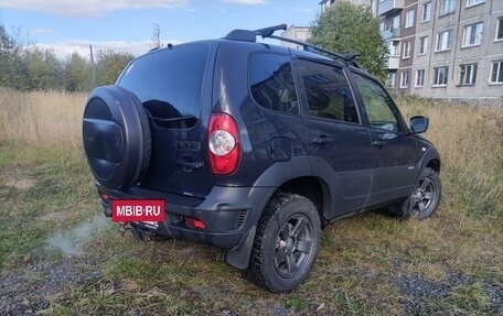 Chevrolet Niva I рестайлинг, 2018 год, 900 000 рублей, 5 фотография