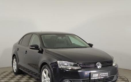 Volkswagen Jetta VI, 2013 год, 1 099 000 рублей, 3 фотография