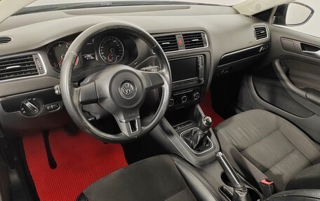 Volkswagen Jetta VI, 2013 год, 1 099 000 рублей, 12 фотография