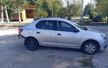 Renault Logan II, 2016 год, 400 000 рублей, 4 фотография