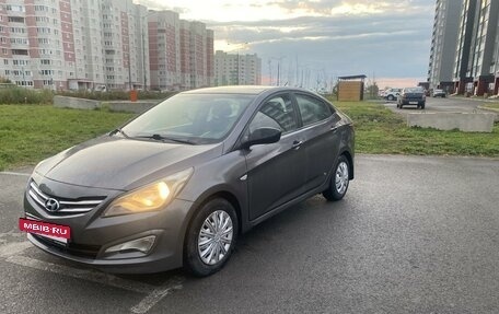 Hyundai Solaris II рестайлинг, 2015 год, 850 000 рублей, 3 фотография