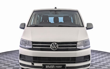 Volkswagen Caravelle T6 рестайлинг, 2019 год, 2 750 000 рублей, 2 фотография