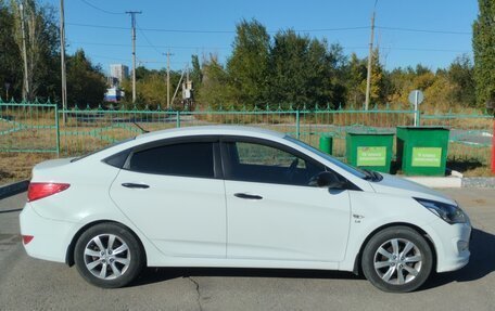 Hyundai Solaris II рестайлинг, 2015 год, 1 200 000 рублей, 1 фотография