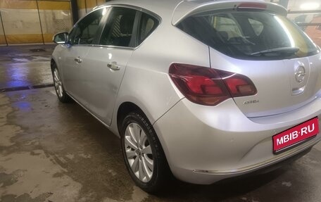 Opel Astra J, 2013 год, 660 000 рублей, 1 фотография