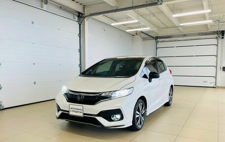 Honda Fit III, 2018 год, 1 409 000 рублей, 2 фотография