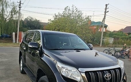 Toyota Land Cruiser Prado 150 рестайлинг 2, 2015 год, 3 350 000 рублей, 2 фотография