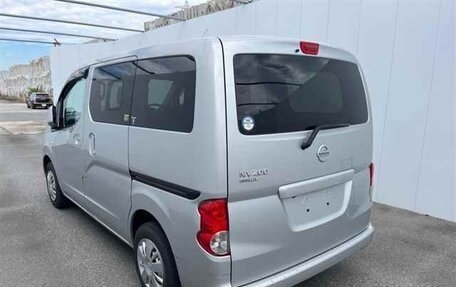 Nissan NV200, 2017 год, 1 650 000 рублей, 5 фотография