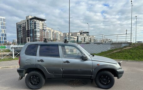 Chevrolet Niva I рестайлинг, 2005 год, 174 900 рублей, 2 фотография