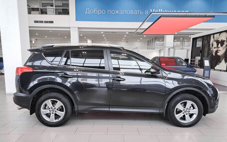 Toyota RAV4, 2015 год, 2 440 000 рублей, 4 фотография