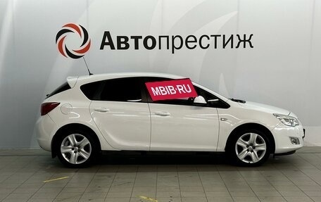 Opel Astra J, 2011 год, 890 000 рублей, 6 фотография