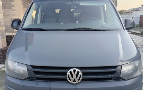 Volkswagen Caravelle T5, 2013 год, 2 000 000 рублей, 1 фотография