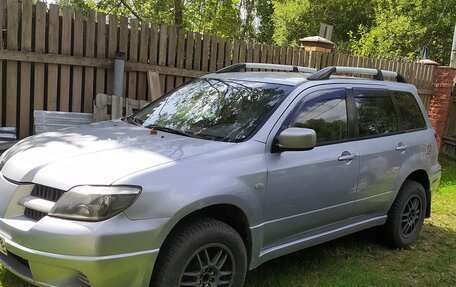 Mitsubishi Outlander III рестайлинг 3, 2005 год, 650 000 рублей, 4 фотография