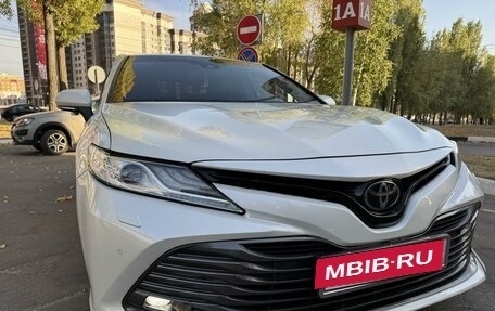 Toyota Camry, 2018 год, 2 900 000 рублей, 8 фотография