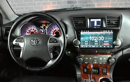 Toyota Highlander III, 2013 год, 2 800 000 рублей, 13 фотография