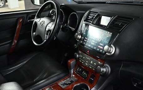 Toyota Highlander III, 2013 год, 2 800 000 рублей, 15 фотография