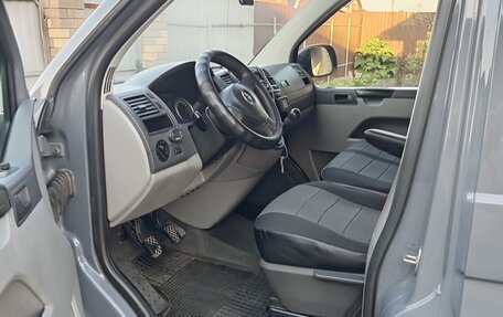 Volkswagen Caravelle T5, 2013 год, 2 000 000 рублей, 6 фотография