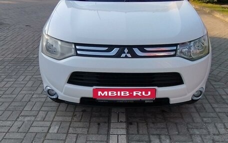 Mitsubishi Outlander III рестайлинг 3, 2014 год, 1 570 000 рублей, 13 фотография