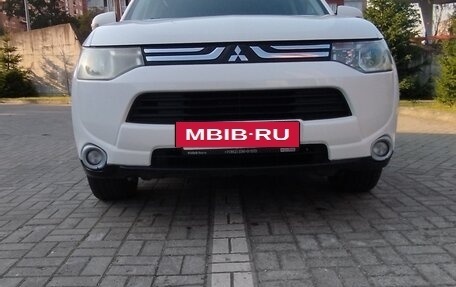 Mitsubishi Outlander III рестайлинг 3, 2014 год, 1 570 000 рублей, 12 фотография