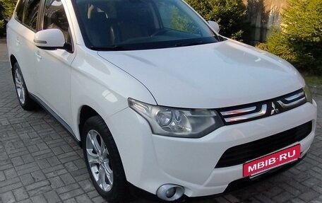 Mitsubishi Outlander III рестайлинг 3, 2014 год, 1 570 000 рублей, 18 фотография