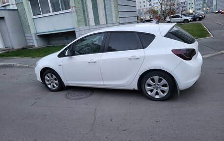 Opel Astra J, 2011 год, 750 000 рублей, 2 фотография