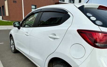 Mazda Demio IV, 2016 год, 1 020 000 рублей, 3 фотография