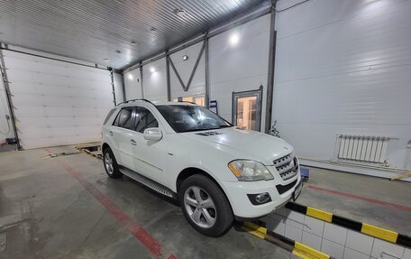 Mercedes-Benz M-Класс, 2010 год, 2 700 000 рублей, 3 фотография