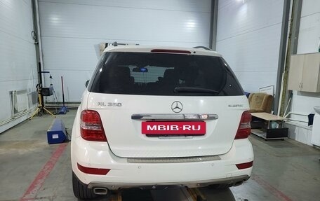 Mercedes-Benz M-Класс, 2010 год, 2 700 000 рублей, 6 фотография