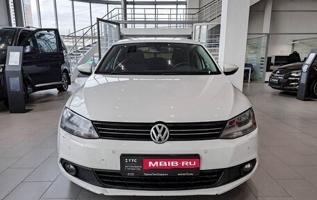 Volkswagen Jetta VI, 2013 год, 1 212 000 рублей, 2 фотография