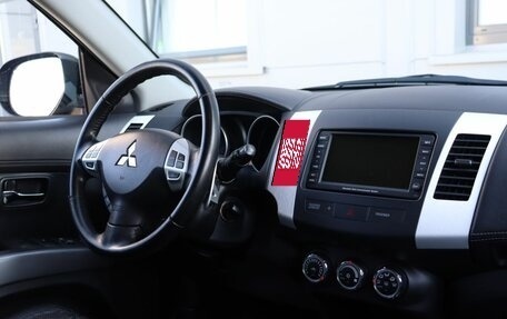 Mitsubishi Outlander III рестайлинг 3, 2012 год, 1 399 000 рублей, 10 фотография