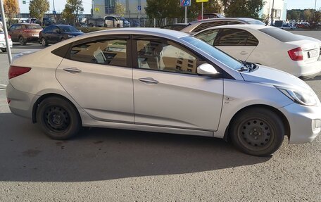 Hyundai Solaris II рестайлинг, 2012 год, 650 000 рублей, 2 фотография