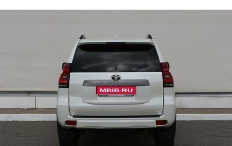 Toyota Land Cruiser Prado 150 рестайлинг 2, 2022 год, 5 985 000 рублей, 6 фотография