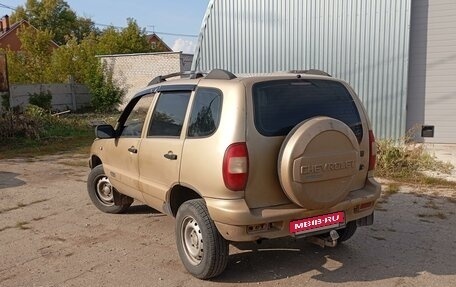 Chevrolet Niva I рестайлинг, 2004 год, 260 000 рублей, 3 фотография