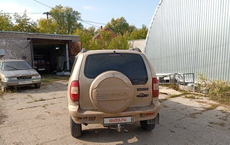 Chevrolet Niva I рестайлинг, 2004 год, 260 000 рублей, 4 фотография