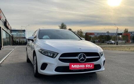 Mercedes-Benz A-Класс, 2019 год, 2 650 000 рублей, 3 фотография