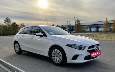 Mercedes-Benz A-Класс, 2019 год, 2 650 000 рублей, 4 фотография