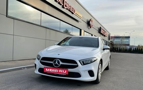 Mercedes-Benz A-Класс, 2019 год, 2 650 000 рублей, 2 фотография